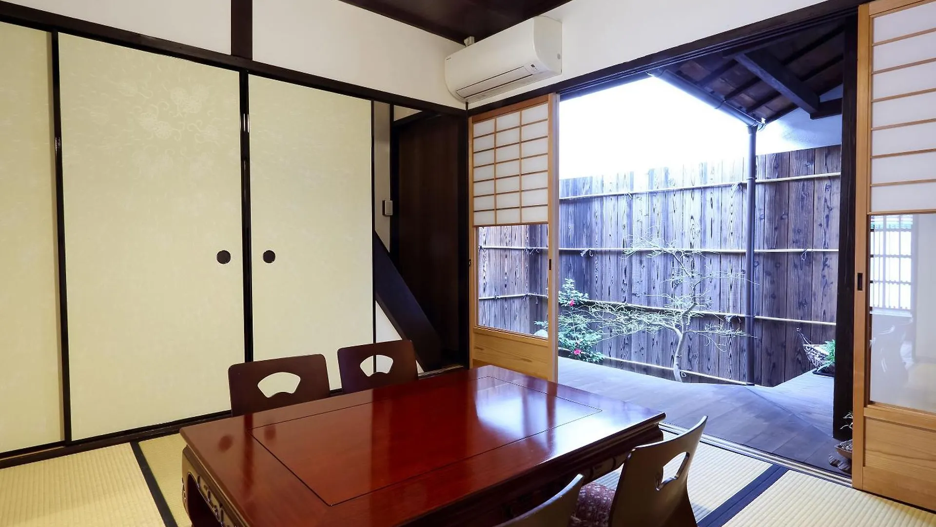 Сasa de vacaciones 京町家お宿・花 Kioto