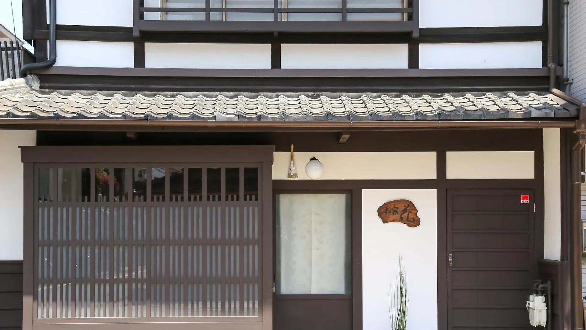 京町家お宿・花 location